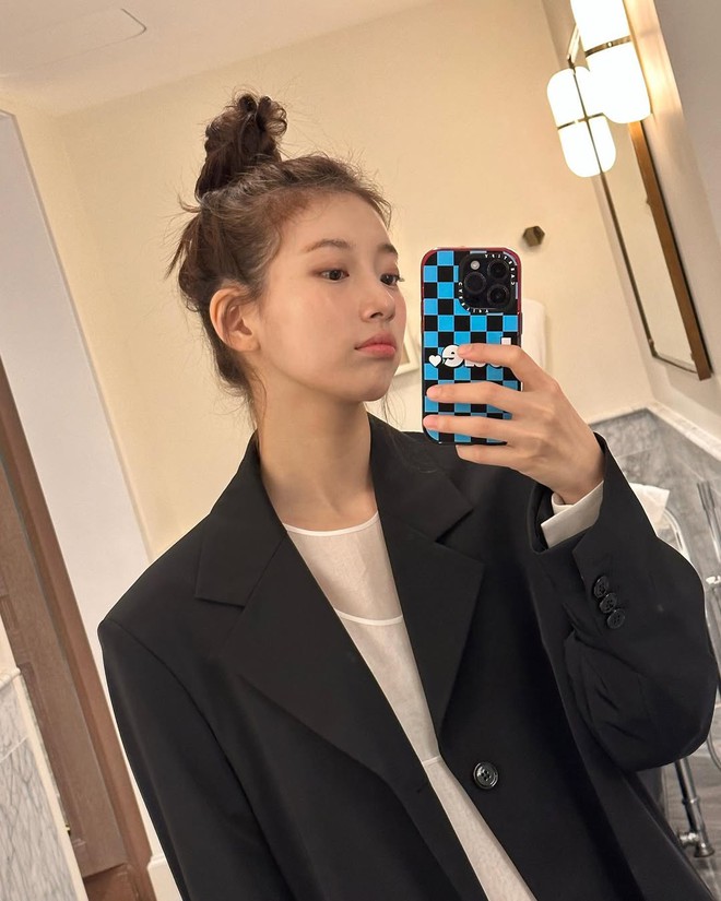 Tưởng thiếu bước makeup này sẽ kém xinh, ai ngờ lại thành 'trend hack tuổi' của hội sao Hàn- Ảnh 10. Tưởng thiếu bước makeup này sẽ kém xinh, ai ngờ lại thành 'trend hack tuổi' của hội sao Hàn- Ảnh 10.