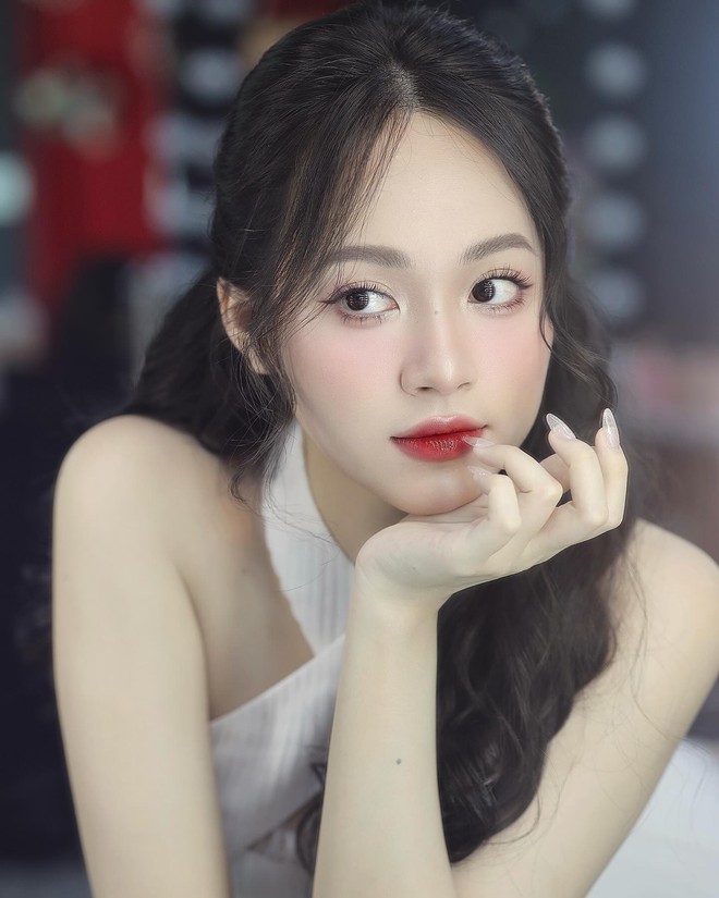 1 chi tiết khác biệt bóc trần tính cách thật của Á hậu được ví đẹp nhất Việt Nam- Ảnh 9. 1 chi tiết khác biệt bóc trần tính cách thật của Á hậu được ví đẹp nhất Việt Nam- Ảnh 9.