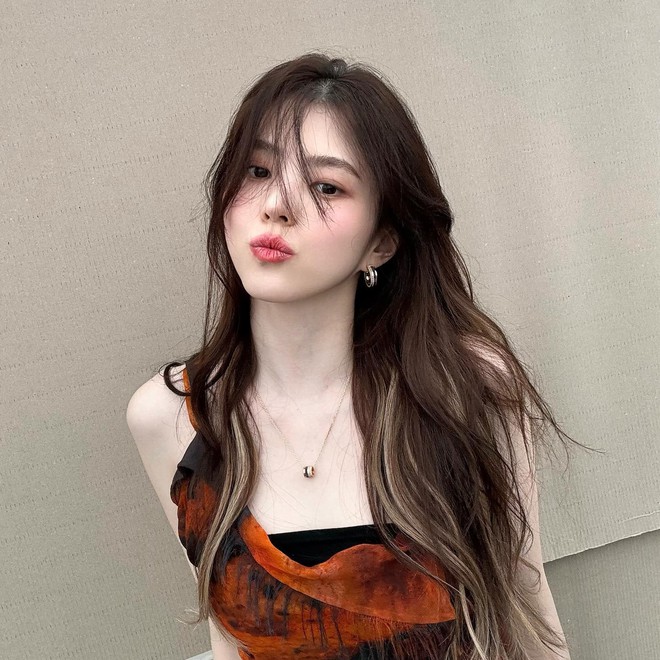 Tưởng thiếu bước makeup này sẽ kém xinh, ai ngờ lại thành 'trend hack tuổi' của hội sao Hàn- Ảnh 12. Tưởng thiếu bước makeup này sẽ kém xinh, ai ngờ lại thành 'trend hack tuổi' của hội sao Hàn- Ảnh 12.