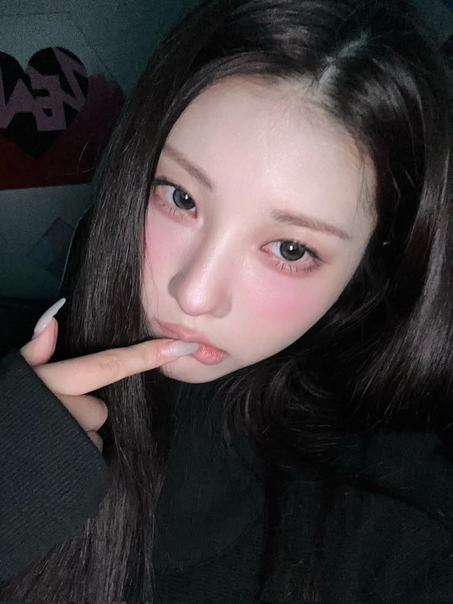 "Chiến thần selfie" đang gây sốt cõi mạng có quá khứ khó tưởng tượng nổi- Ảnh 6. "Chiến thần selfie" đang gây sốt cõi mạng có quá khứ khó tưởng tượng nổi- Ảnh 6.
