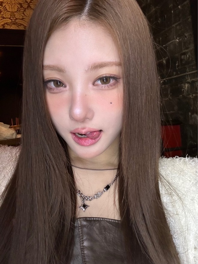 "Chiến thần selfie" đang gây sốt cõi mạng có quá khứ khó tưởng tượng nổi- Ảnh 1. "Chiến thần selfie" đang gây sốt cõi mạng có quá khứ khó tưởng tượng nổi- Ảnh 1.