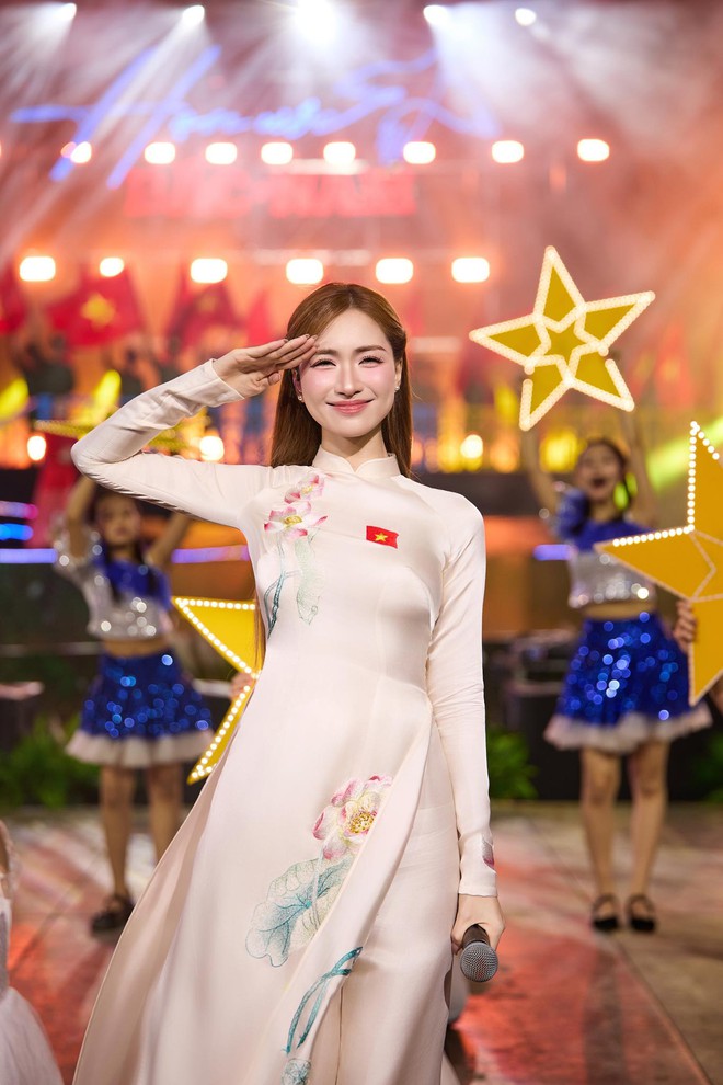 Giai nhân Vbiz nô nức mừng Đại Lễ 30/4: Áo dài lần nữa lên ngôi!- Ảnh 7. Giai nhân Vbiz nô nức mừng Đại Lễ 30/4: Áo dài lần nữa lên ngôi!- Ảnh 7.