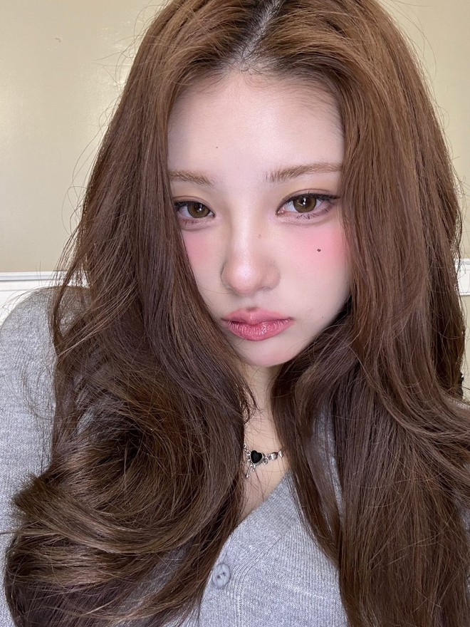 "Chiến thần selfie" đang gây sốt cõi mạng có quá khứ khó tưởng tượng nổi- Ảnh 2. "Chiến thần selfie" đang gây sốt cõi mạng có quá khứ khó tưởng tượng nổi- Ảnh 2.