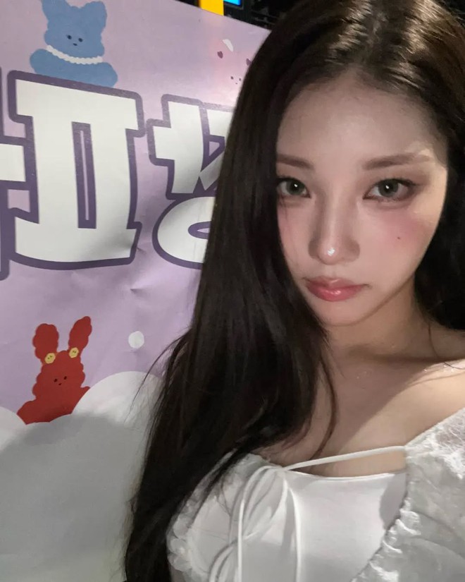 "Chiến thần selfie" đang gây sốt cõi mạng có quá khứ khó tưởng tượng nổi- Ảnh 7. "Chiến thần selfie" đang gây sốt cõi mạng có quá khứ khó tưởng tượng nổi- Ảnh 7.