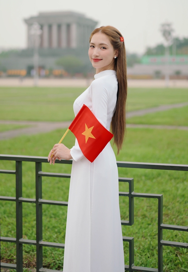 Giai nhân Vbiz nô nức mừng Đại Lễ 30/4: Áo dài lần nữa lên ngôi!- Ảnh 8. Giai nhân Vbiz nô nức mừng Đại Lễ 30/4: Áo dài lần nữa lên ngôi!- Ảnh 8.