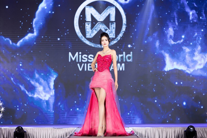 Hoa hậu Ý Nhi chuẩn bị sang Ấn Độ thi Miss World, khoe loạt váy lộng lẫy- Ảnh 2. Hoa hậu Ý Nhi chuẩn bị sang Ấn Độ thi Miss World, khoe loạt váy lộng lẫy- Ảnh 2.