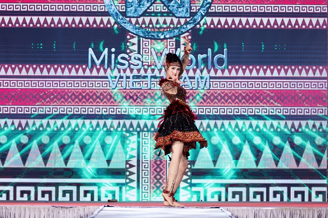 Hoa hậu Ý Nhi chuẩn bị sang Ấn Độ thi Miss World, khoe loạt váy lộng lẫy- Ảnh 4. Hoa hậu Ý Nhi chuẩn bị sang Ấn Độ thi Miss World, khoe loạt váy lộng lẫy- Ảnh 4.
