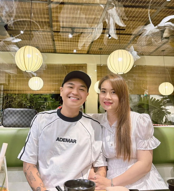 Cuộc sống viên mãn của nam nghệ sĩ Việt lấy vợ hơn 8 tuổi, có 2 con riêng- Ảnh 2. Cuộc sống viên mãn của nam nghệ sĩ Việt lấy vợ hơn 8 tuổi, có 2 con riêng- Ảnh 2.