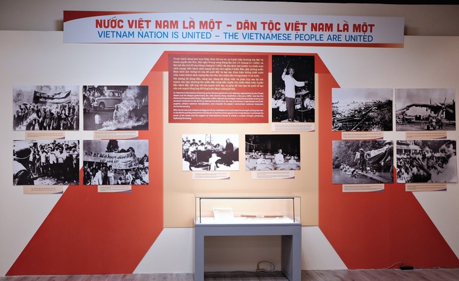 Hà Nội hừng hực không khí dịp 30/4: Ký ức Trường Sơn sống dậy ở Hỏa Lò, loạt bảo tàng kể hành trình thống nhất qua hàng trăm hiện vật lịch sử- Ảnh 6. Hà Nội hừng hực không khí dịp 30/4: Ký ức Trường Sơn sống dậy ở Hỏa Lò, loạt bảo tàng kể hành trình thống nhất qua hàng trăm hiện vật lịch sử- Ảnh 6.