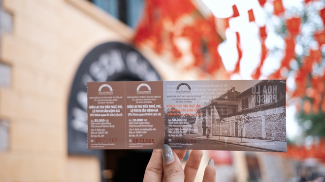 Hà Nội hừng hực không khí dịp 30/4: Ký ức Trường Sơn sống dậy ở Hỏa Lò, loạt bảo tàng kể hành trình thống nhất qua hàng trăm hiện vật lịch sử- Ảnh 18. Hà Nội hừng hực không khí dịp 30/4: Ký ức Trường Sơn sống dậy ở Hỏa Lò, loạt bảo tàng kể hành trình thống nhất qua hàng trăm hiện vật lịch sử- Ảnh 18.