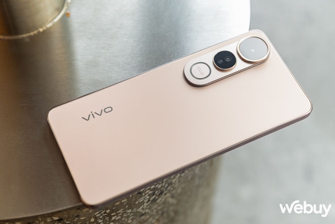 Đẹp thôi chưa đủ, chiếc điện thoại này của vivo có khả năng sạc nhanh nhất trong tầm giá dưới 9 triệu đồng- Ảnh 14. Đẹp thôi chưa đủ, chiếc điện thoại này của vivo có khả năng sạc nhanh nhất trong tầm giá dưới 9 triệu đồng- Ảnh 14.