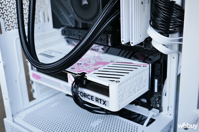 Mở hộp Colorful iGame GeForce RTX 5060 Ti Ultra W DUO OC 16GB-V: Giữ nguyên phong cách hip-hop giống bản 5080 với mức giá nhẹ nhàng hơn- Ảnh 15. Mở hộp Colorful iGame GeForce RTX 5060 Ti Ultra W DUO OC 16GB-V: Giữ nguyên phong cách hip-hop giống bản 5080 với mức giá nhẹ nhàng hơn- Ảnh 15.
