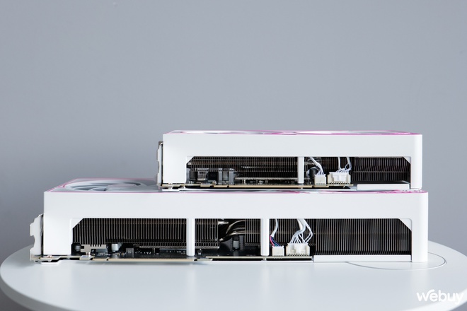 Mở hộp Colorful iGame GeForce RTX 5060 Ti Ultra W DUO OC 16GB-V: Giữ nguyên phong cách hip-hop giống bản 5080 với mức giá nhẹ nhàng hơn- Ảnh 11. Mở hộp Colorful iGame GeForce RTX 5060 Ti Ultra W DUO OC 16GB-V: Giữ nguyên phong cách hip-hop giống bản 5080 với mức giá nhẹ nhàng hơn- Ảnh 11.