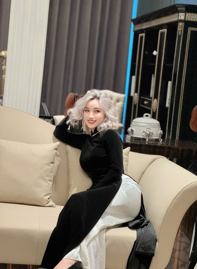 Lily – nữ họa sĩ đẹp như "búp bê sống" và niềm đam mê tranh sơn mài- Ảnh 10. Lily – nữ họa sĩ đẹp như "búp bê sống" và niềm đam mê tranh sơn mài- Ảnh 10.