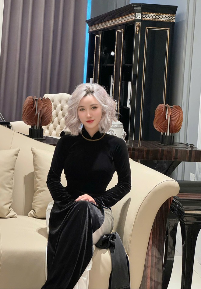 Lily – nữ họa sĩ đẹp như "búp bê sống" và niềm đam mê tranh sơn mài- Ảnh 9. Lily – nữ họa sĩ đẹp như "búp bê sống" và niềm đam mê tranh sơn mài- Ảnh 9.