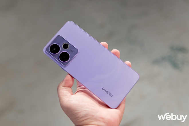 Cận cảnh realme 14 Series: Thiết kế tương lai, pin khủng 6000 mAh, dùng Snapdragon 6 Gen 4, giá chỉ hơn 8 triệu- Ảnh 12. Cận cảnh realme 14 Series: Thiết kế tương lai, pin khủng 6000 mAh, dùng Snapdragon 6 Gen 4, giá chỉ hơn 8 triệu- Ảnh 12.