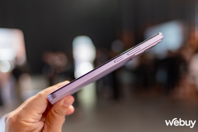 Cận cảnh realme 14 Series: Thiết kế tương lai, pin khủng 6000 mAh, dùng Snapdragon 6 Gen 4, giá chỉ hơn 8 triệu- Ảnh 16. Cận cảnh realme 14 Series: Thiết kế tương lai, pin khủng 6000 mAh, dùng Snapdragon 6 Gen 4, giá chỉ hơn 8 triệu- Ảnh 16.