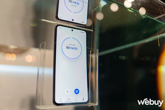 Cận cảnh realme 14 Series: Thiết kế tương lai, pin khủng 6000 mAh, dùng Snapdragon 6 Gen 4, giá chỉ hơn 8 triệu- Ảnh 17. Cận cảnh realme 14 Series: Thiết kế tương lai, pin khủng 6000 mAh, dùng Snapdragon 6 Gen 4, giá chỉ hơn 8 triệu- Ảnh 17.