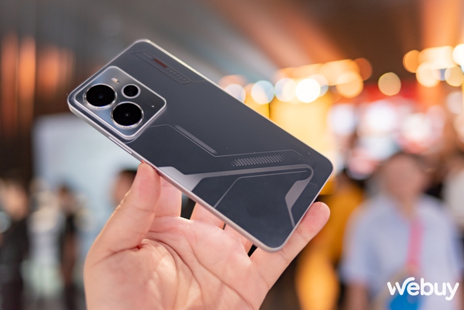 Cận cảnh realme 14 Series: Thiết kế tương lai, pin khủng 6000 mAh, dùng Snapdragon 6 Gen 4, giá chỉ hơn 8 triệu- Ảnh 4. Cận cảnh realme 14 Series: Thiết kế tương lai, pin khủng 6000 mAh, dùng Snapdragon 6 Gen 4, giá chỉ hơn 8 triệu- Ảnh 4.