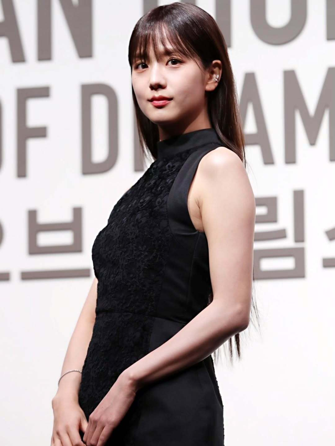 Top 10 nữ diễn viên đẹp nhất xứ Hàn 2025: Sốc khi Han So Hee tầm này mà xếp chót, Jisoo ở đâu?- Ảnh 21. Top 10 nữ diễn viên đẹp nhất xứ Hàn 2025: Sốc khi Han So Hee tầm này mà xếp chót, Jisoo ở đâu?- Ảnh 21.