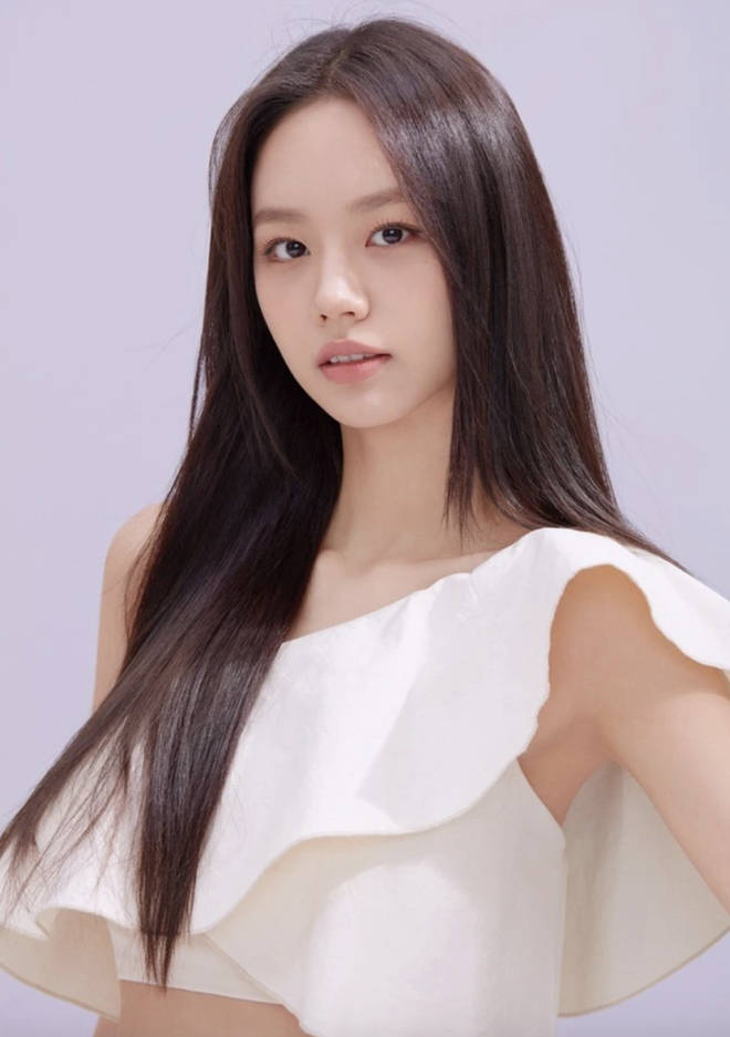Không mê Lee Hyeri đời không nể: Người lạ khen túi là cho luôn, giàu vậy mà vẫn dùng đồ giản dị- Ảnh 4. Không mê Lee Hyeri đời không nể: Người lạ khen túi là cho luôn, giàu vậy mà vẫn dùng đồ giản dị- Ảnh 4.