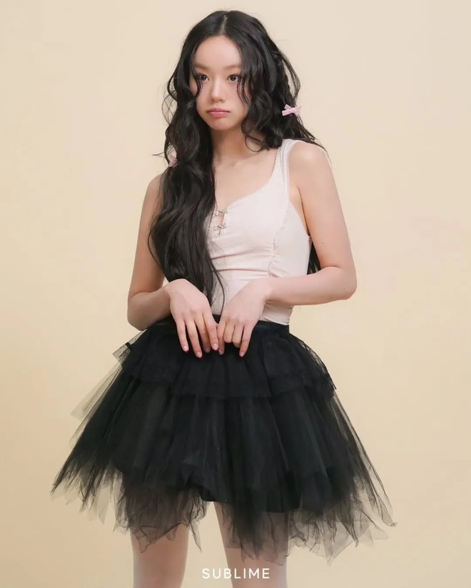 Không mê Lee Hyeri đời không nể: Người lạ khen túi là cho luôn, giàu vậy mà vẫn dùng đồ giản dị- Ảnh 1. Không mê Lee Hyeri đời không nể: Người lạ khen túi là cho luôn, giàu vậy mà vẫn dùng đồ giản dị- Ảnh 1.