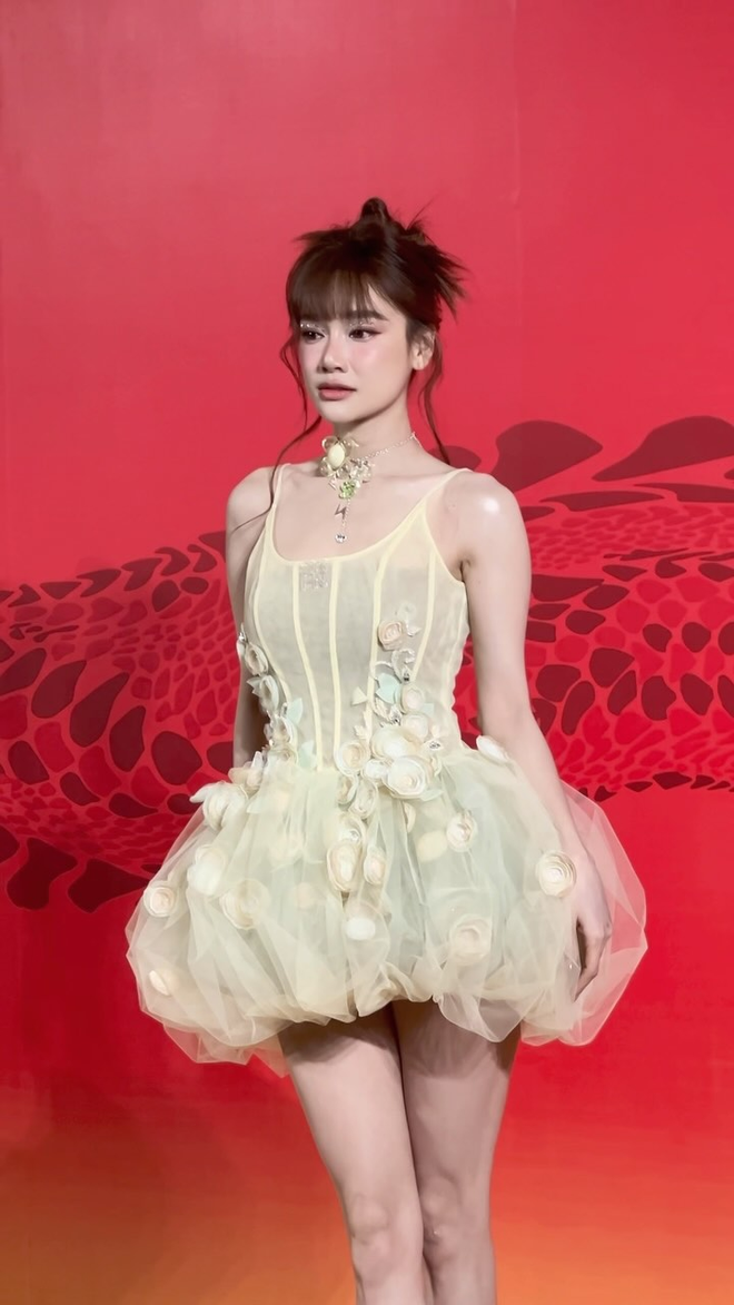 Nhã Phương bớt gầy nhờ lên đồ xinh như búp bê, netizen vẫn soi ra 1 điểm trừ- Ảnh 6.