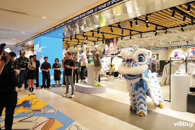 Cận cảnh Brand Center đầu tiên tại Việt Nam của adidas: Mang đậm dấu ấn đường phố Việt- Ảnh 2. Cận cảnh Brand Center đầu tiên tại Việt Nam của adidas: Mang đậm dấu ấn đường phố Việt- Ảnh 2.
