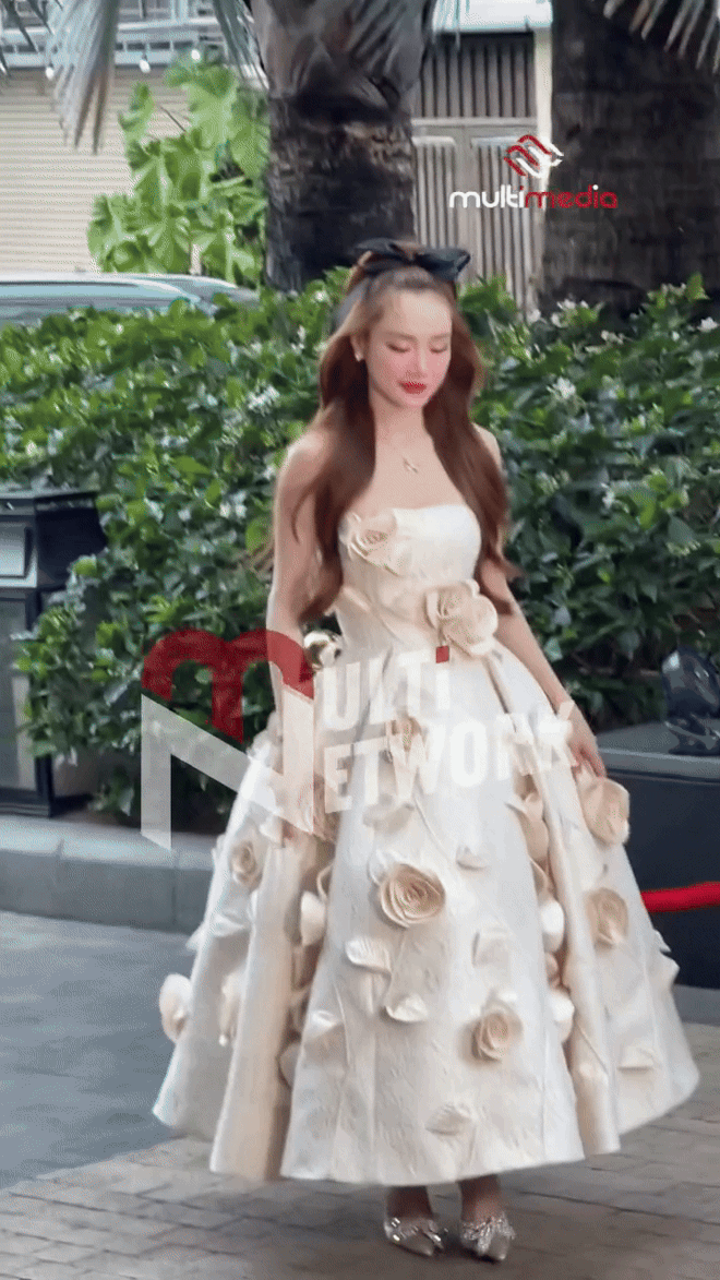 Nhã Phương lên tiếng về loạt ảnh nhan sắc tụt dốc- Ảnh 1. Nhã Phương lên tiếng về loạt ảnh nhan sắc tụt dốc- Ảnh 1.