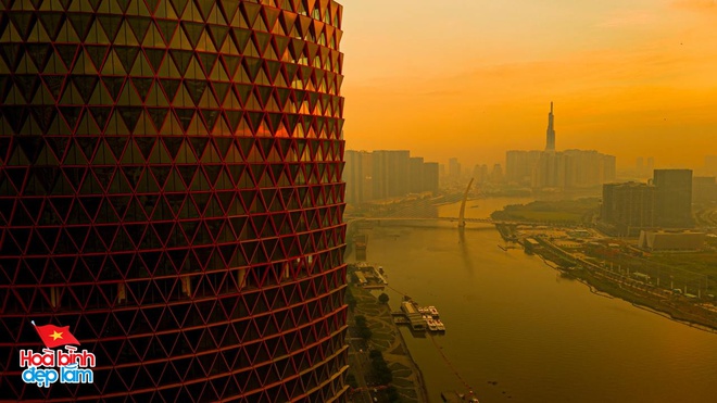 Chùm ảnh: Khi TP.HCM dịu dàng trong hoàng hôn tháng Tư và những khoảnh khắc thật đẹp của hòa bình!- Ảnh 15.