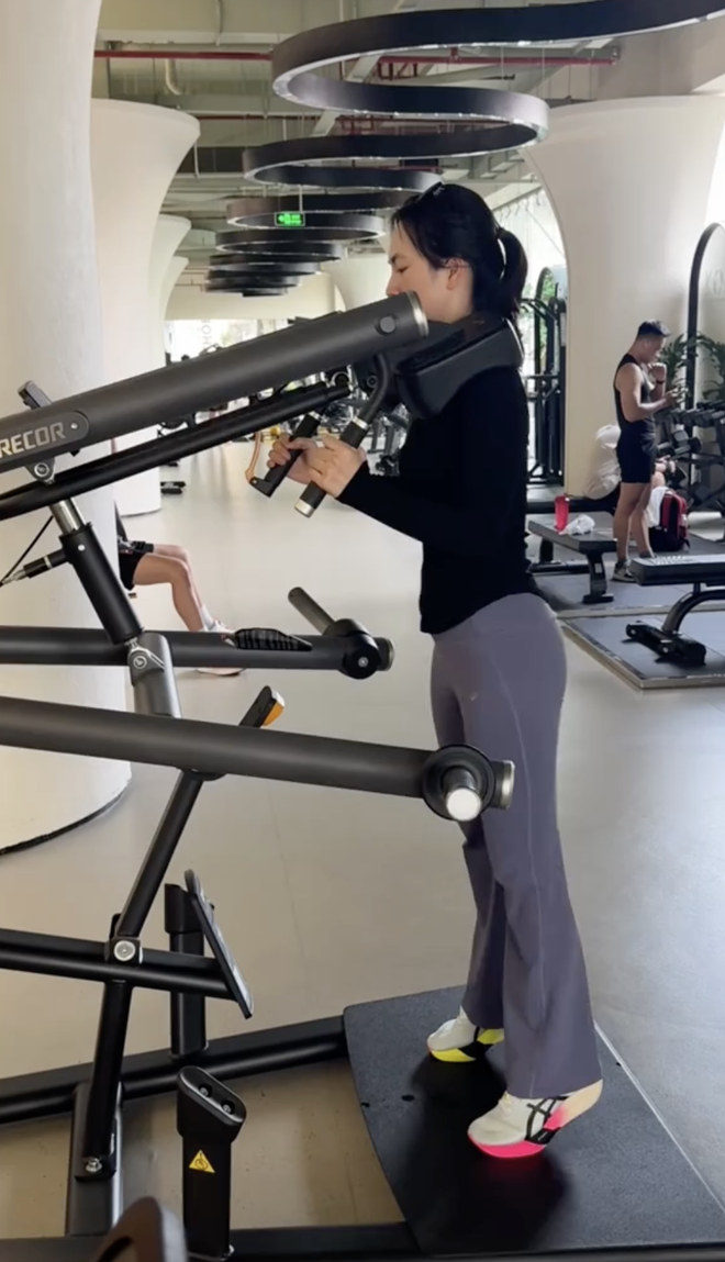 Vỡ lẽ lý do "ngọc nữ trăm tỷ" của Trấn Thành có mặt mộc đỉnh cao, 80% nhờ việc ăn uống- Ảnh 6. Vỡ lẽ lý do "ngọc nữ trăm tỷ" của Trấn Thành có mặt mộc đỉnh cao, 80% nhờ việc ăn uống- Ảnh 6.