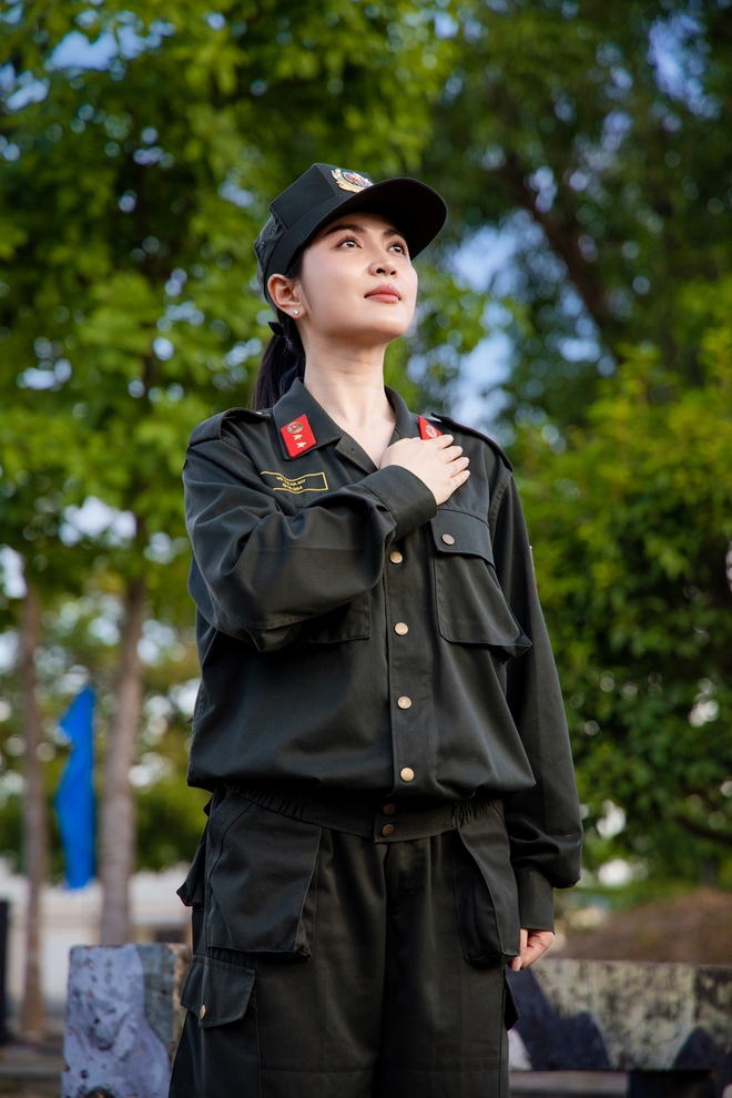 Nữ ca sĩ đầu tiên hát ca khúc đang gây sốt, hút 2 tỷ view: "Tôi biết ơn"- Ảnh 9. Nữ ca sĩ đầu tiên hát ca khúc đang gây sốt, hút 2 tỷ view: "Tôi biết ơn"- Ảnh 9.