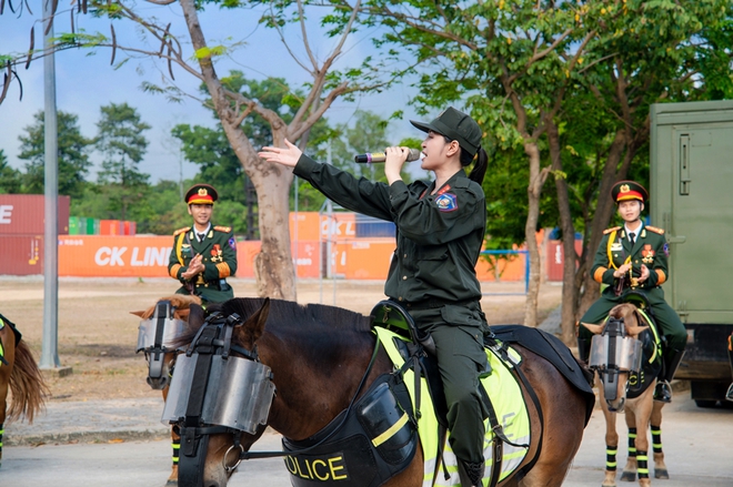 Nữ ca sĩ đầu tiên hát ca khúc đang gây sốt, hút 2 tỷ view: "Tôi biết ơn"- Ảnh 6. Nữ ca sĩ đầu tiên hát ca khúc đang gây sốt, hút 2 tỷ view: "Tôi biết ơn"- Ảnh 6.
