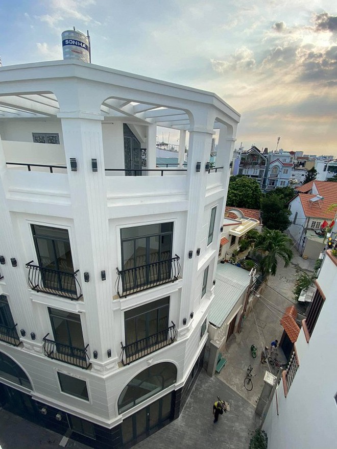 Nam nghệ sĩ sở hữu biệt thự mặt tiền ở TP.HCM, mua thêm 2 căn nhà mới ở Đồng Nai làm hồi môn cho con- Ảnh 3. Nam nghệ sĩ sở hữu biệt thự mặt tiền ở TP.HCM, mua thêm 2 căn nhà mới ở Đồng Nai làm hồi môn cho con- Ảnh 3.