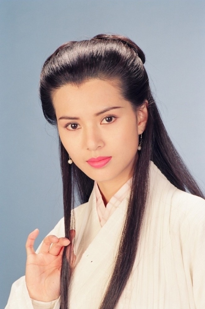 Cam thường check visual tuổi 59 của "Tiểu Long Nữ", ra sao mà dân tình bàn tán?- Ảnh 2. Cam thường check visual tuổi 59 của "Tiểu Long Nữ", ra sao mà dân tình bàn tán?- Ảnh 2.