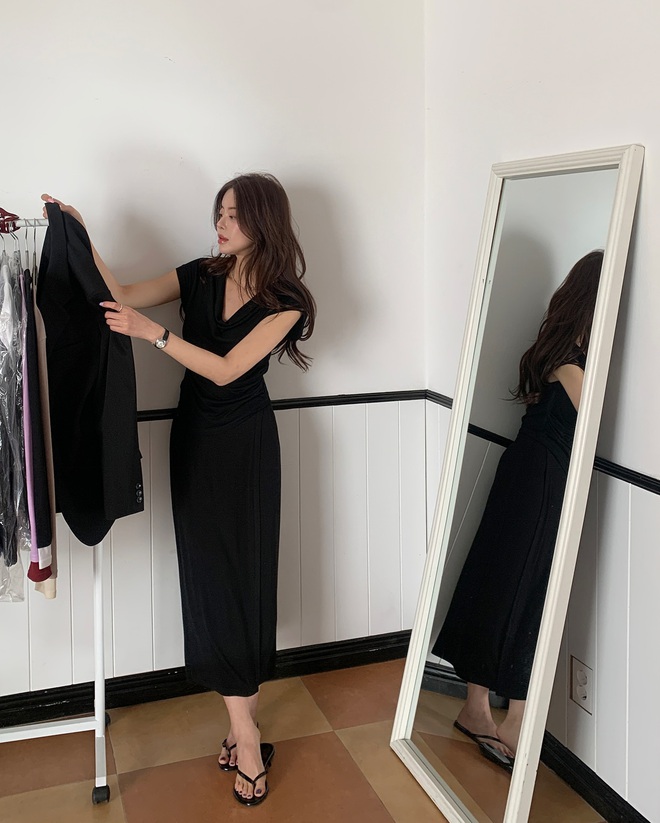 5 mẫu giày mùa hè sành điệu từ dạo phố tới đi du lịch- Ảnh 5. 5 mẫu giày mùa hè sành điệu từ dạo phố tới đi du lịch- Ảnh 5.