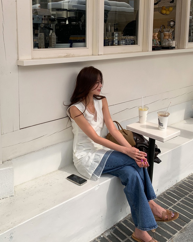 5 mẫu giày mùa hè sành điệu từ dạo phố tới đi du lịch- Ảnh 6. 5 mẫu giày mùa hè sành điệu từ dạo phố tới đi du lịch- Ảnh 6.