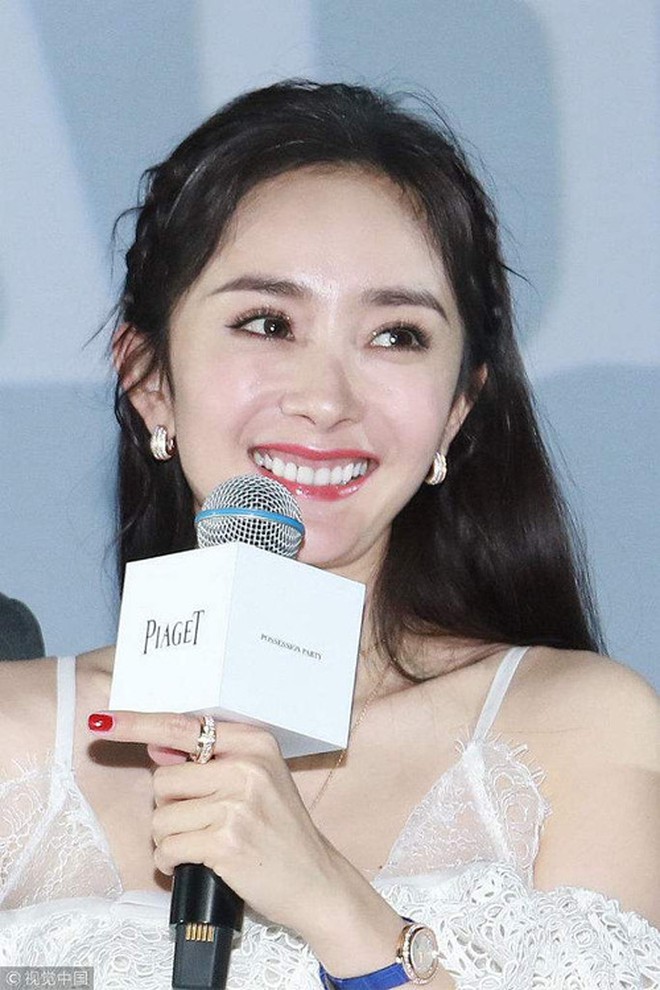 5 mỹ nhân Cbiz là “khắc tinh” với nụ cười: Lưu Diệc Phi chưa bằng trùm cuối- Ảnh 10. 5 mỹ nhân Cbiz là “khắc tinh” với nụ cười: Lưu Diệc Phi chưa bằng trùm cuối- Ảnh 10.