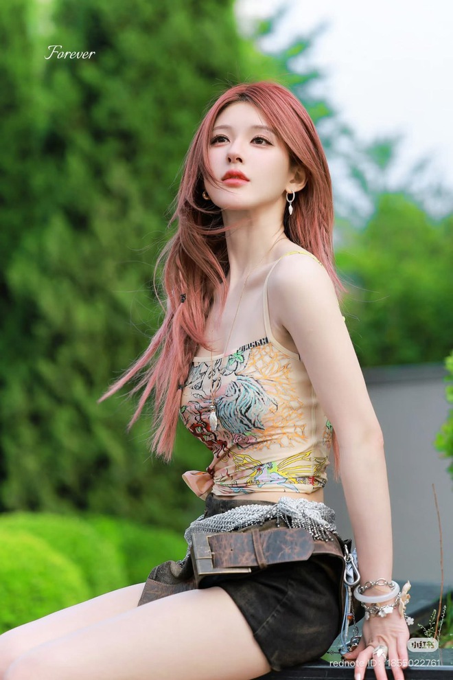 Triệu Lộ Tư tóc ngắn xinh xuất sắc, diện váy xấu cũng không thành vấn đề!- Ảnh 12. Triệu Lộ Tư tóc ngắn xinh xuất sắc, diện váy xấu cũng không thành vấn đề!- Ảnh 12.