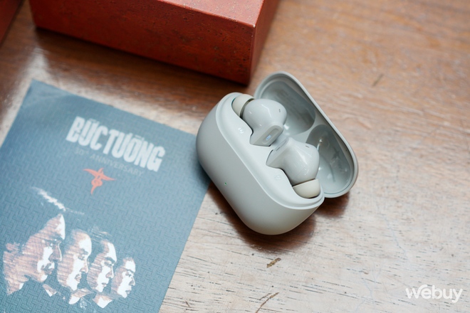 Ban nhạc rock huyền thoại Bức Tường hợp tác cùng Velasboost ra mắt tai nghe không dây, đặt tên là... GẠCH- Ảnh 7. Ban nhạc rock huyền thoại Bức Tường hợp tác cùng Velasboost ra mắt tai nghe không dây, đặt tên là... GẠCH- Ảnh 7.