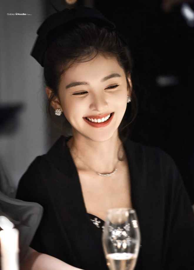 Chương Nhược Nam và Vương Hạc Đệ cùng dự event mà cứ ngỡ công chúa, hoàng tử- Ảnh 6.