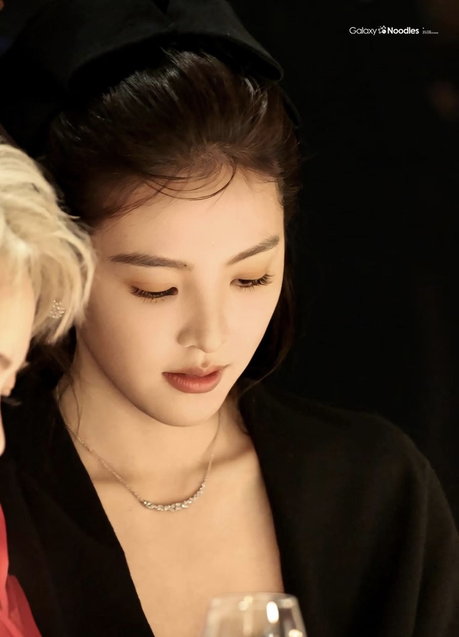 Chương Nhược Nam và Vương Hạc Đệ cùng dự event mà cứ ngỡ công chúa, hoàng tử- Ảnh 8.
