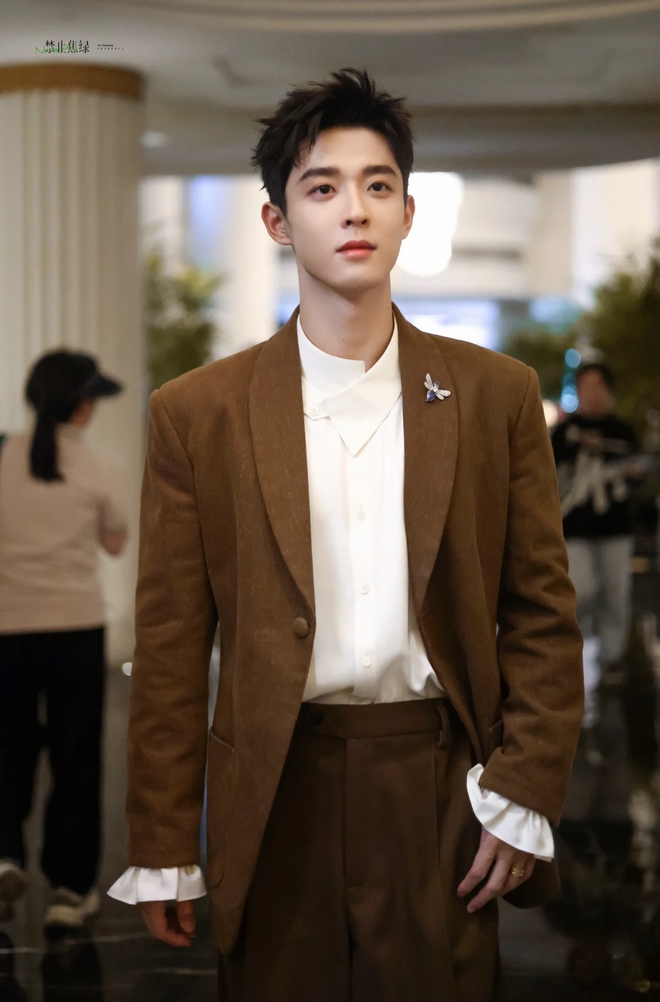 Chương Nhược Nam và Vương Hạc Đệ cùng dự event mà cứ ngỡ công chúa, hoàng tử- Ảnh 19. Chương Nhược Nam và Vương Hạc Đệ cùng dự event mà cứ ngỡ công chúa, hoàng tử- Ảnh 19.