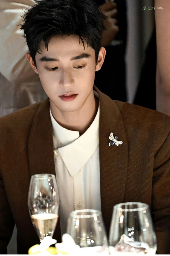 Chương Nhược Nam và Vương Hạc Đệ cùng dự event mà cứ ngỡ công chúa, hoàng tử- Ảnh 20. Chương Nhược Nam và Vương Hạc Đệ cùng dự event mà cứ ngỡ công chúa, hoàng tử- Ảnh 20.