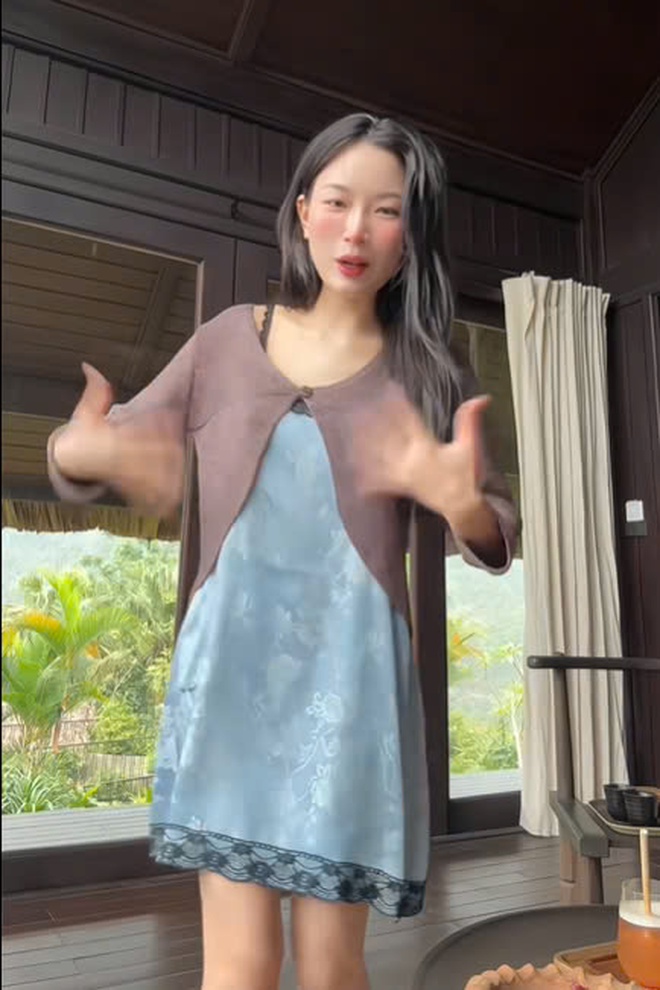 Say đắm tủ đồ của nàng fashion blogger Việt, sành điệu cỡ này thì bảo sao 700k người ấn follow- Ảnh 6. Say đắm tủ đồ của nàng fashion blogger Việt, sành điệu cỡ này thì bảo sao 700k người ấn follow- Ảnh 6.