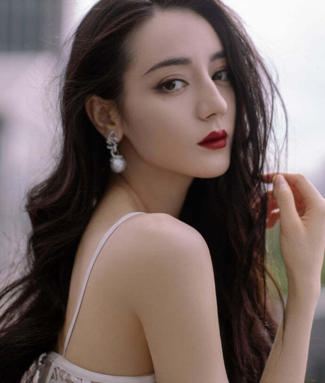 Những chiếc mũi khiến visual thăng hoa của dàn mỹ nhân Hoa ngữ, 1 nhân vật gây tranh cãi- Ảnh 5. Những chiếc mũi khiến visual thăng hoa của dàn mỹ nhân Hoa ngữ, 1 nhân vật gây tranh cãi- Ảnh 5.