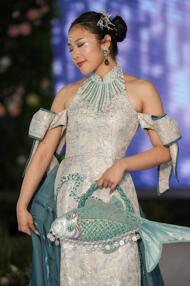 NTK Minh Châu mang áo dài sang Mỹ, xúc động khi được đón nhận- Ảnh 6.
