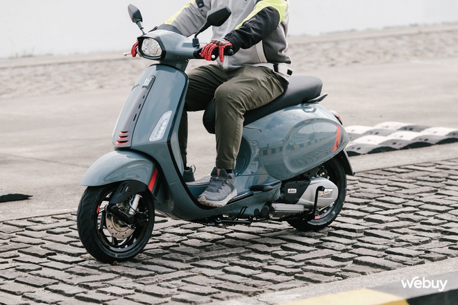 Vespa Primavera & Sprint 2025 chính thức ra mắt tại Việt Nam: Di sản gần 80 năm kết hợp với công nghệ đỉnh cao, chuẩn Vibe Gen Z!- Ảnh 9. Vespa Primavera & Sprint 2025 chính thức ra mắt tại Việt Nam: Di sản gần 80 năm kết hợp với công nghệ đỉnh cao, chuẩn Vibe Gen Z!- Ảnh 9.