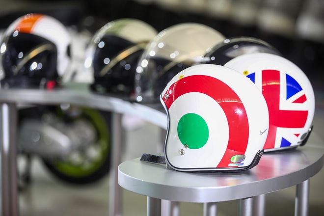 Cận cảnh Vespa Primavera & Sprint 2025 mới ra mắt tại Việt Nam: Điểm chạm của di sản và công nghệ, giá từ 84-104 triệu đồng - Ảnh 4. Cận cảnh Vespa Primavera & Sprint 2025 mới ra mắt tại Việt Nam: Điểm chạm của di sản và công nghệ, giá từ 84-104 triệu đồng - Ảnh 4.