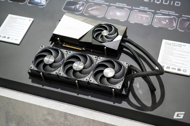 Dạo qua gian hàng MSI tại Computex 2025: GPU mạ Titan, tản nhiệt CPU mà có màn hình... to như smartphone- Ảnh 30. Dạo qua gian hàng MSI tại Computex 2025: GPU mạ Titan, tản nhiệt CPU mà có màn hình... to như smartphone- Ảnh 30.
